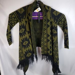 Joe & Elle Long Sleeve Aztec Print Small